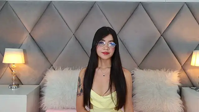 OliviaDiaz live