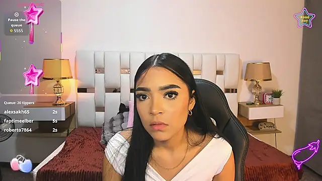 Nauthy_Nahomi live