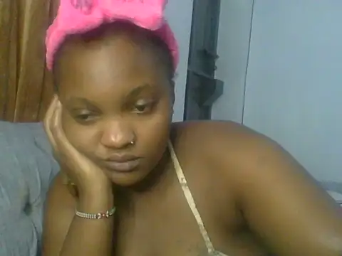 Ebony_butt live