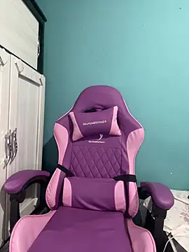 April_Becker live