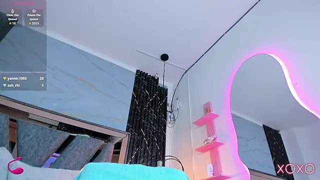 Miia_Deluxe live