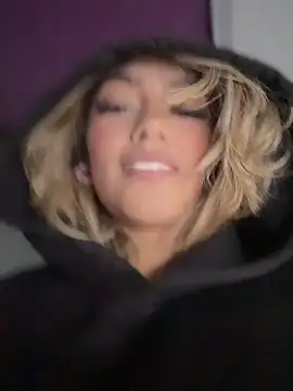 Maddy_Beluci live
