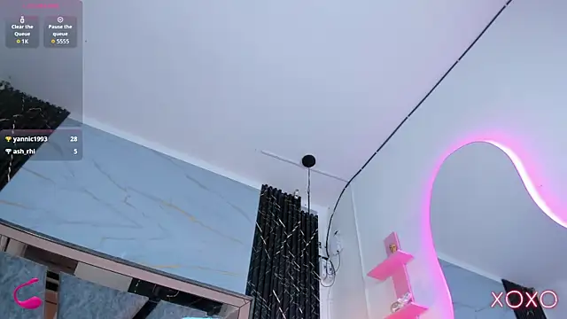 Miia_Deluxe live