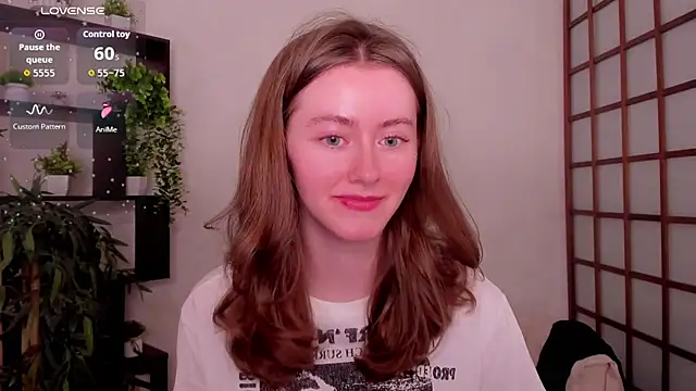 KateCuddle live