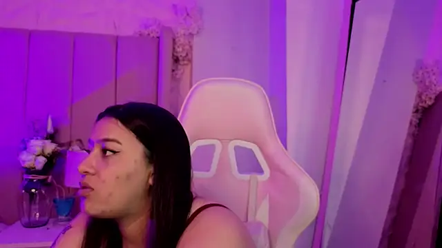 MollyBigBoobs12 live
