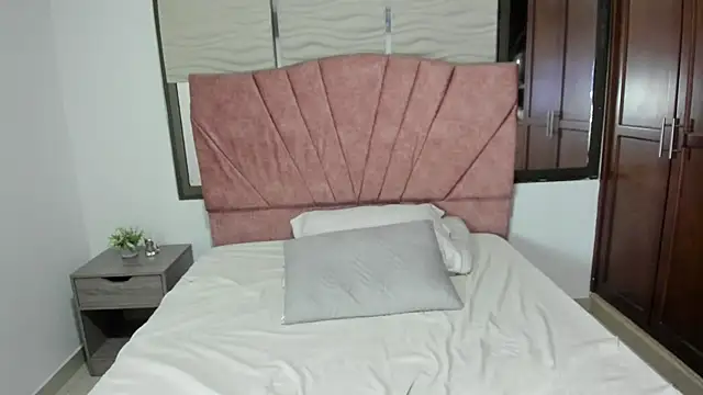 Nathy_Pelaez live