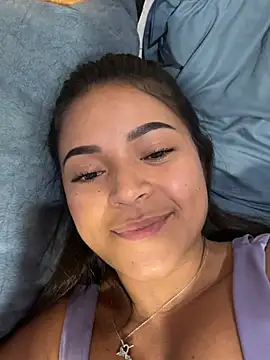 Ariaanaa_grey live