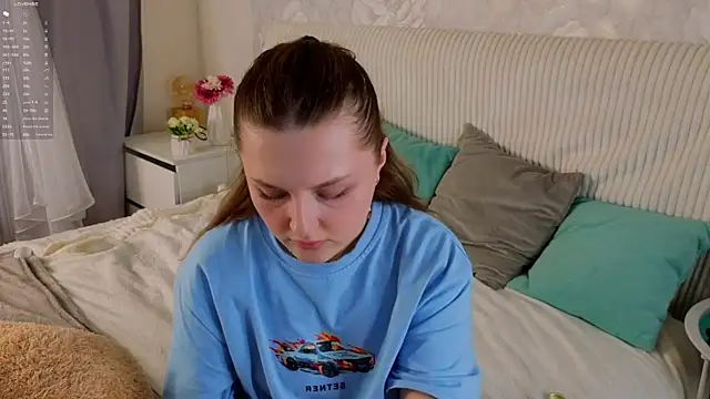LorriMonz live