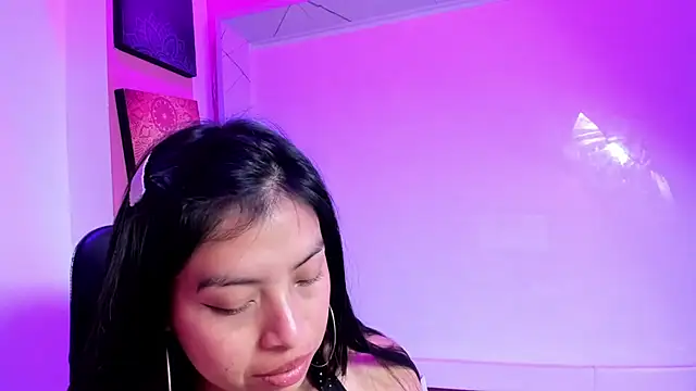 Chloe_Martini live