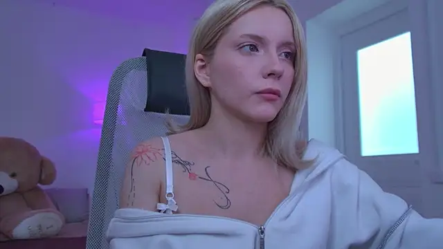 AuroraWrenfield live