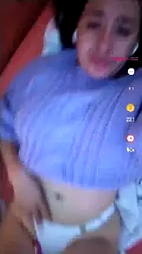 Annie_loveer live