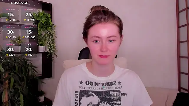 KateCuddle live