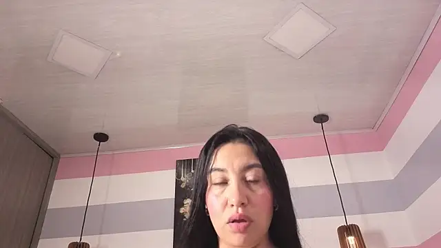 lia_valentino live