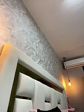 MiaFarkash live