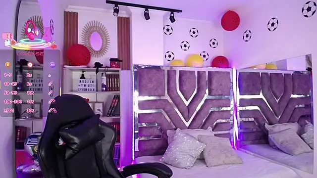 Eva__Walker live
