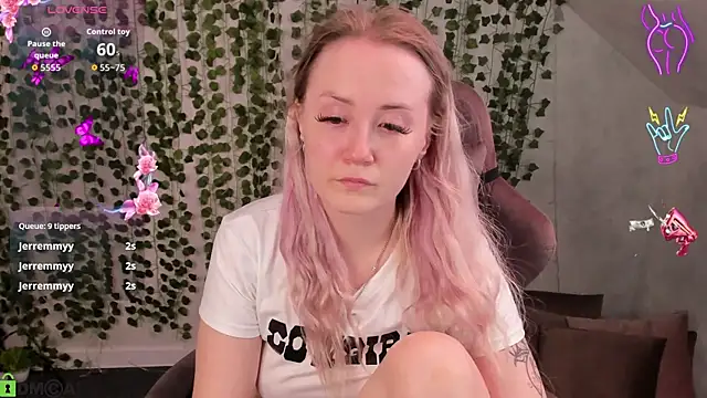 Jooyce_Howward live