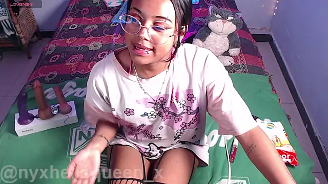 nyxhellsqueen_x live