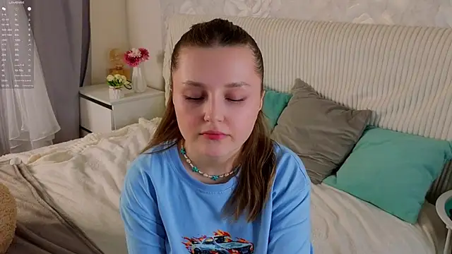 LorriMonz live