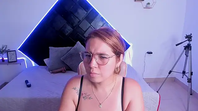 Sarah_miel live