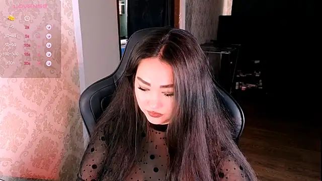 Emma_Uilson live