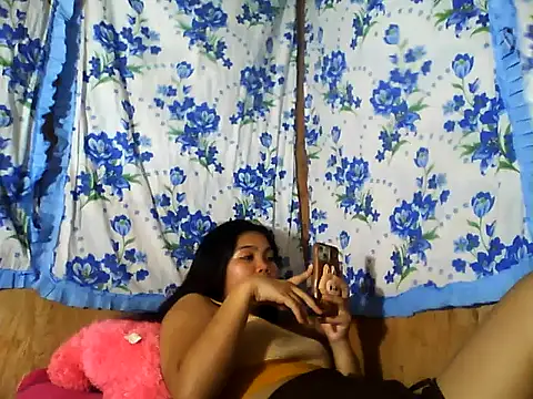 PinaySkinnyJust18 live