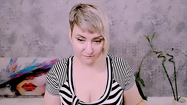 Djullia live