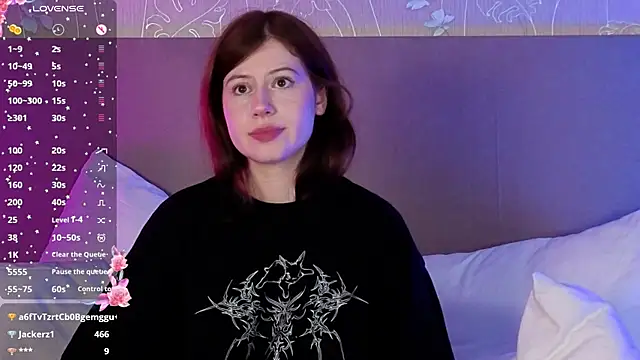 CarolaineMyers live