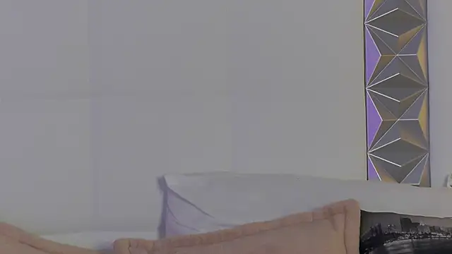 Lia_tins live