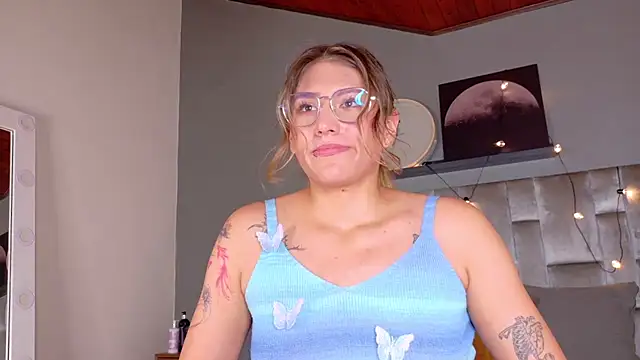 LiaaMoretti__ live