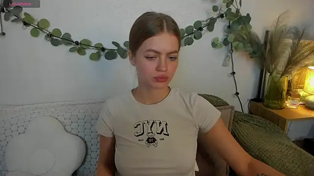 EmillyStarr live