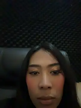 hugecock_tamira live
