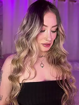 Lally_Valencia__ live