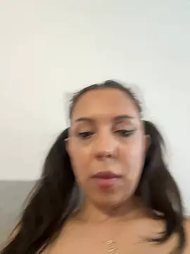 IzyDiamond live