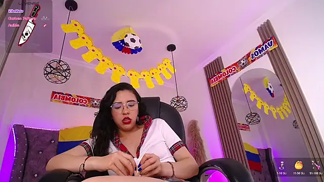 Amara_Davis1 live