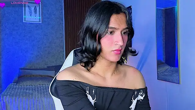 Zoee_Kiss_ live