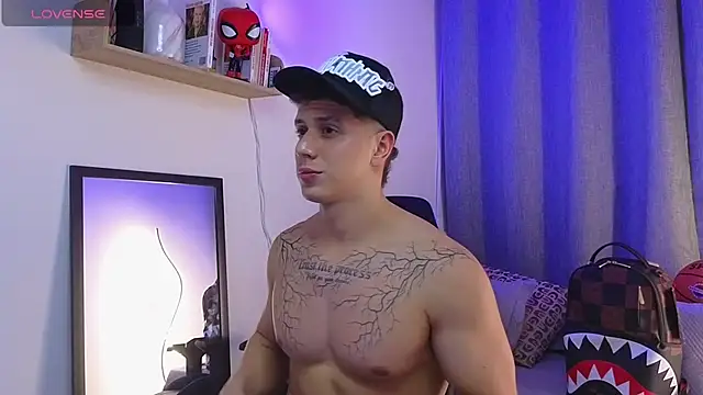 ASHTON_HILS live
