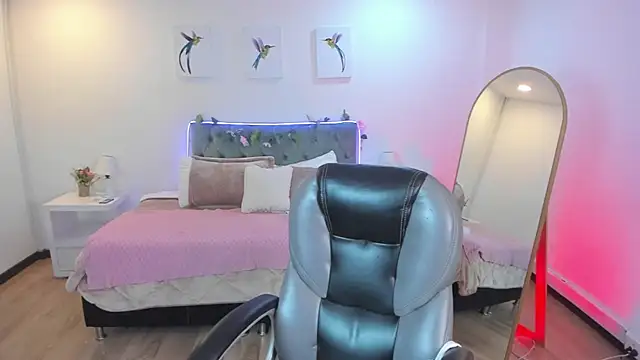 Emily__cley live