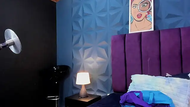 NicoleJonss live