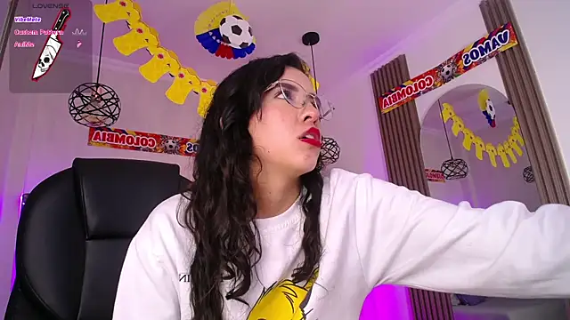 Amara_Davis1 live