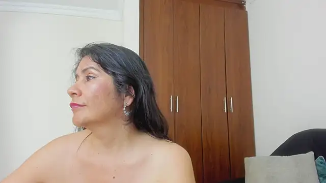 kiraGeiner live