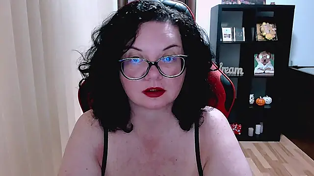 MissTroublle live