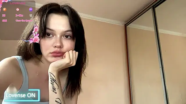 LaurenBlade live