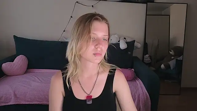 Viki_Charm live