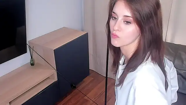 JuleeKnowell live