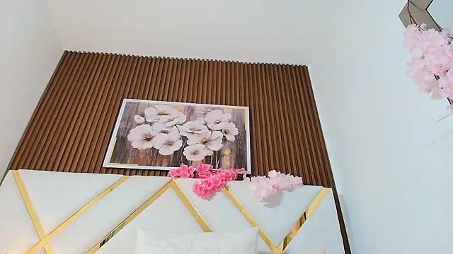 Real_virgin_Pussy live
