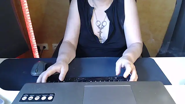 SweetPhoenix76 live