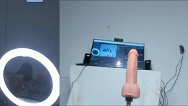 Lucy_carter_ live
