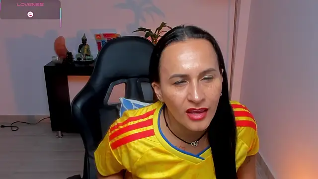 Sara_Charmy live
