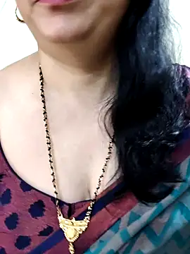 Yazhini-Cam live