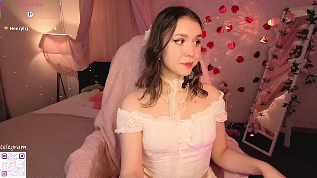 lilly_Cherry_ live